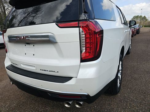 Used 2023 GMC Yukon XL Denali w/ LPO, Floor Liner Package image 5