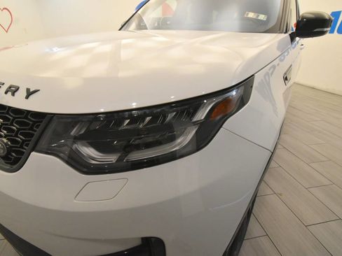 Used 2020 Land Rover Discovery Landmark AWD/4WD image 9