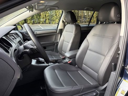 Used 2015 Volkswagen Golf TDI S image 10