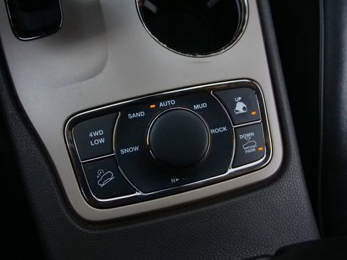 Used 2014 Jeep Grand Cherokee Summit AWD/4WD image 16