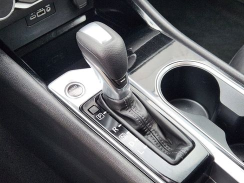 Used 2024 Nissan Altima 2.5 SV image 21