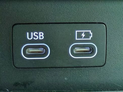 Certified 2025 Genesis GV80 2.5T Prestige image 21