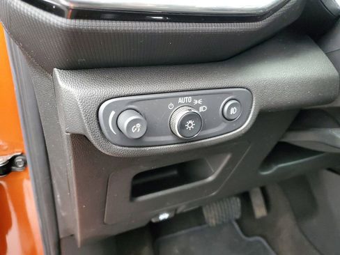 Used 2022 Chevrolet TrailBlazer LT w/ Driver Confidence Package image 9