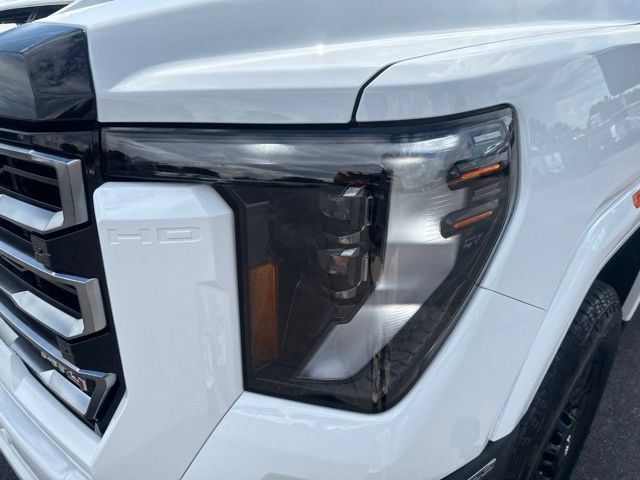 Used 2025 GMC Sierra 2500 AT4 w/ Max Trailering Package AWD/4WD image 9