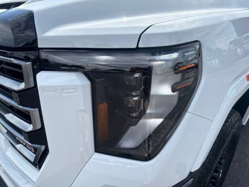 Used 2025 GMC Sierra 2500 AT4 w/ Max Trailering Package AWD/4WD image 9