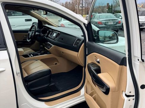 Used 2016 Kia Sedona EX FWD image 9