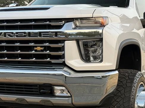 Used 2022 Chevrolet Silverado 2500 LTZ image 11