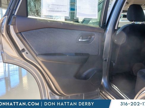 Used 2023 Nissan Rogue SV image 19