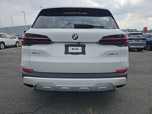 Used 2024 BMW X5 xDrive40i w/ Premium Package image 14