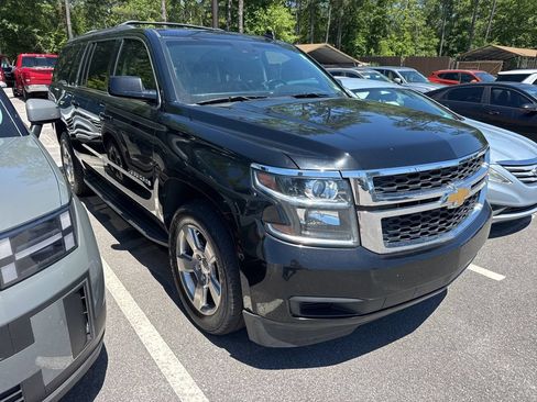 Used 2019 Chevrolet Suburban LT RWD image 2