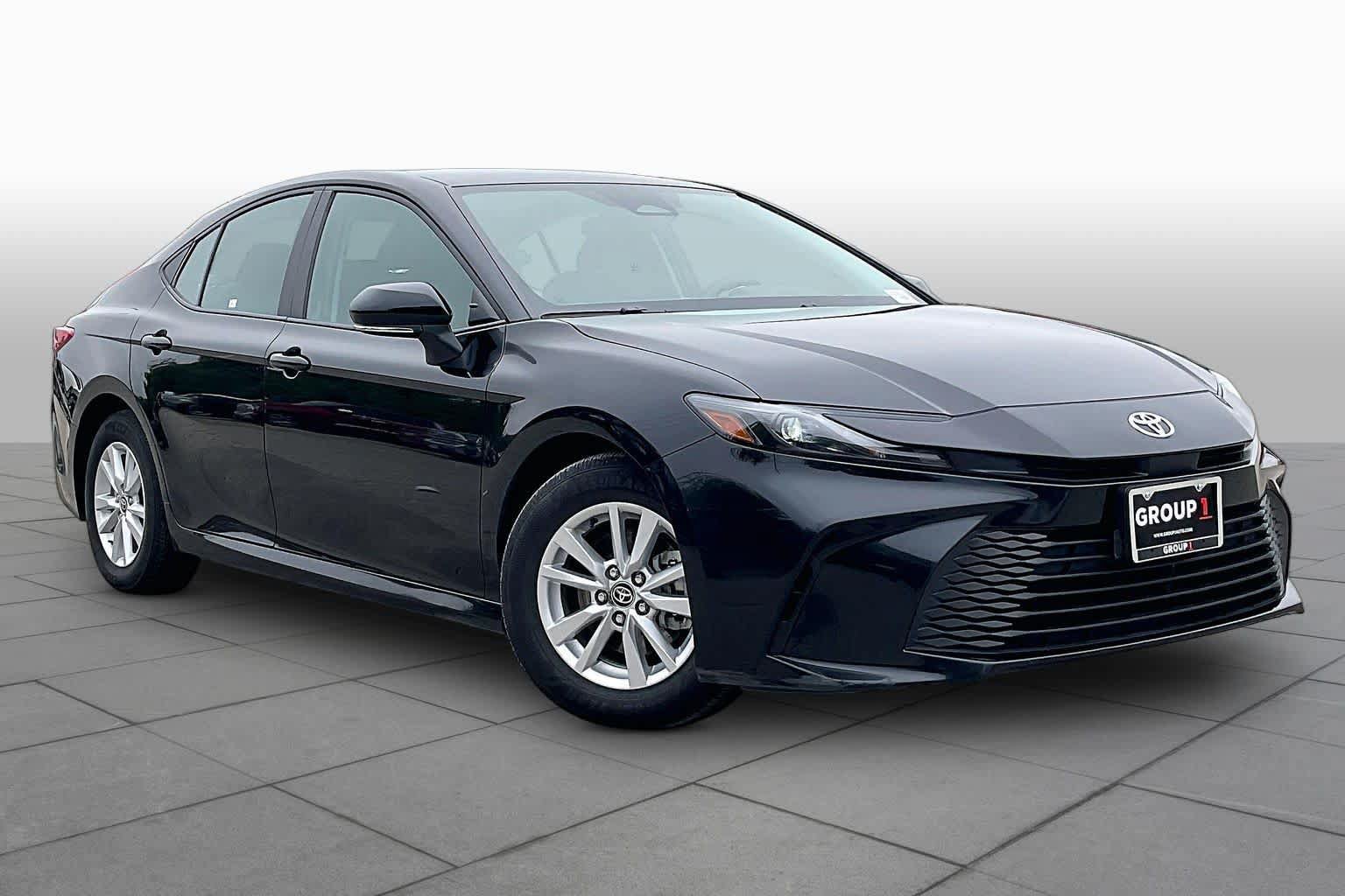 Used 2025 Toyota Camry LE FWD image 3