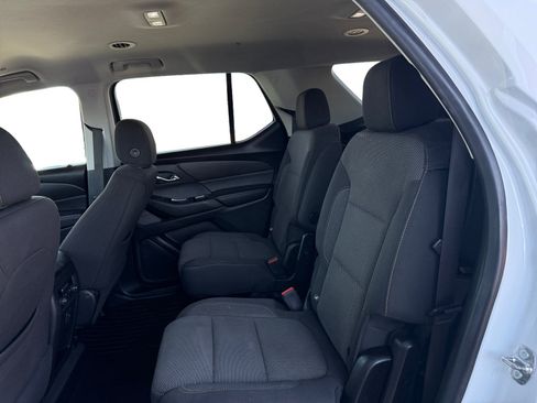 Used 2019 Chevrolet Traverse LT FWD image 11