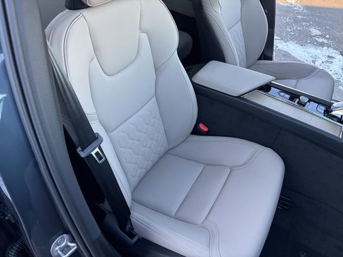 New 2026 Volvo XC60 B5 Plus w/ Protection Package Premier AWD/4WD image 40