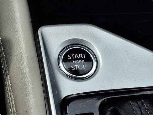 Used 2024 Nissan Altima 2.5 SV w/ SV Premium Package FWD image 10