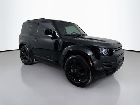 Used 2025 Land Rover Defender 90 X-Dynamic SE AWD/4WD image 3