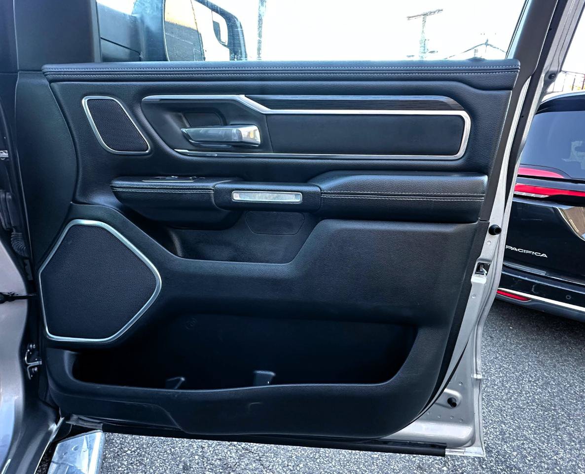 Used 2023 RAM 1500 Laramie AWD/4WD image 19