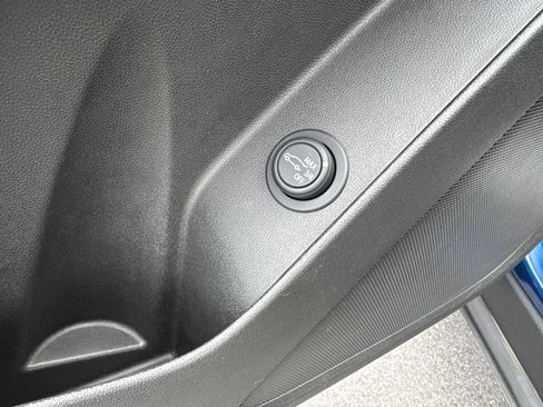 Used 2022 Chevrolet Equinox LT AWD/4WD image 16