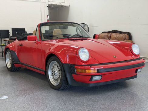 Used 1988 Porsche 911 Carrera RWD image 3