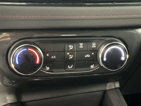 Used 2025 Chevrolet TrailBlazer RS AWD/4WD image 19