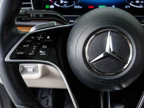 Used 2025 Mercedes-Benz GLE 450e 4MATIC image 10