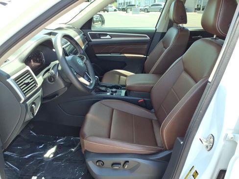 Certified 2023 Volkswagen Atlas SE w/ Panoramic Sunroof Package AWD/4WD image 22