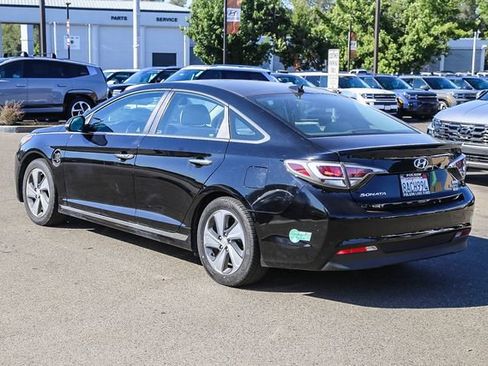 Used 2016 Hyundai Sonata Limited FWD image 2