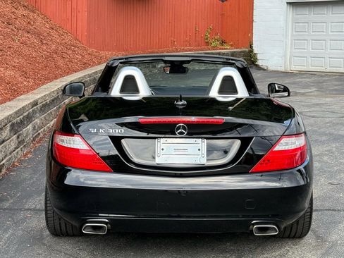 Used 2016 Mercedes-Benz SLK 300 image 8