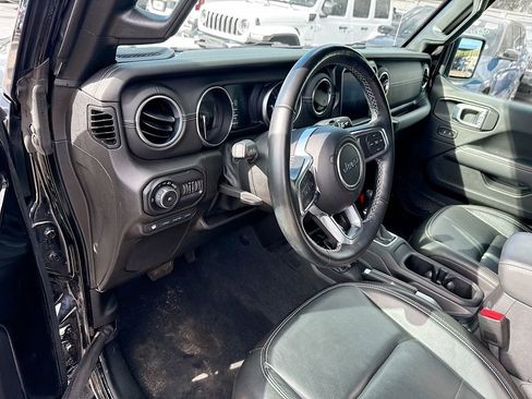 Used 2022 Jeep Wrangler Unlimited Sahara w/ Cold Weather Group image 10