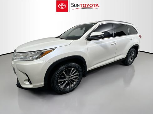 Used 2019 Toyota Highlander XLE FWD image 9