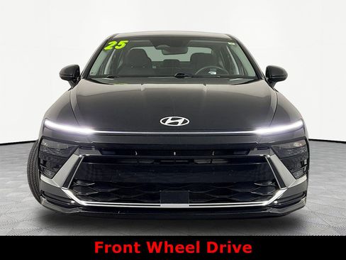 Used 2025 Hyundai Sonata SEL FWD image 2