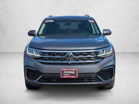 Used 2022 Volkswagen Atlas SEL Premium image 2