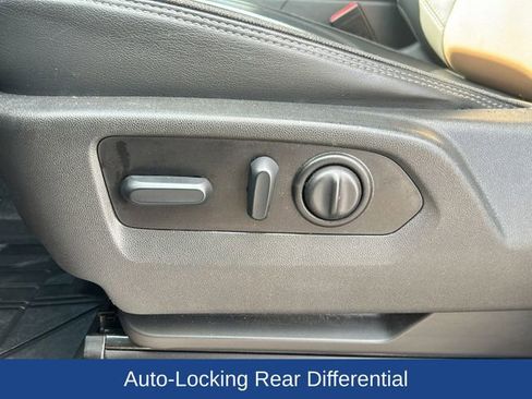 Used 2022 Chevrolet Silverado 1500 High Country w/ Technology Package image 21