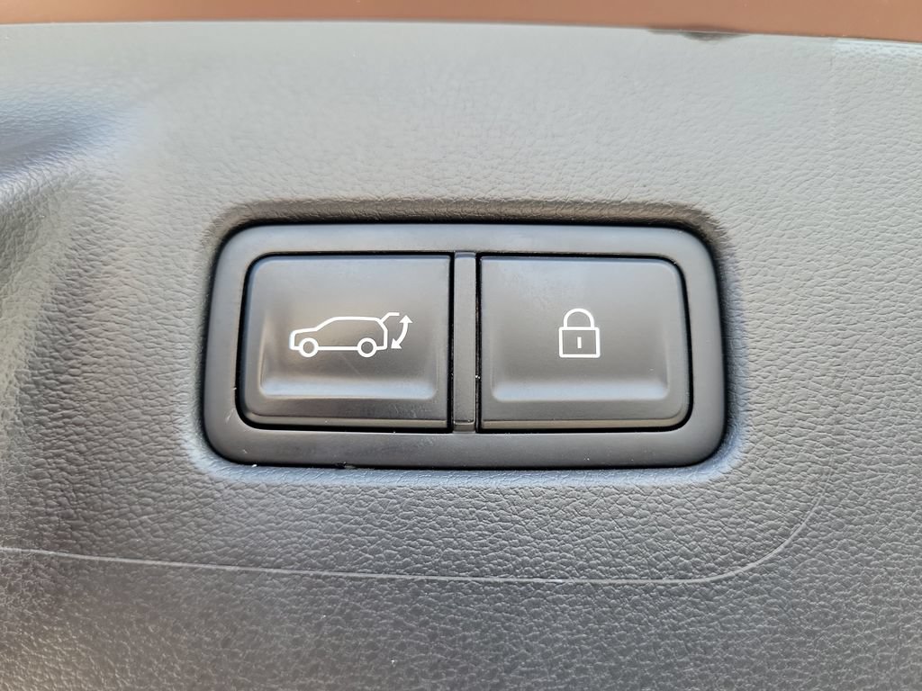 Used 2024 Hyundai Santa Fe Limited FWD image 7