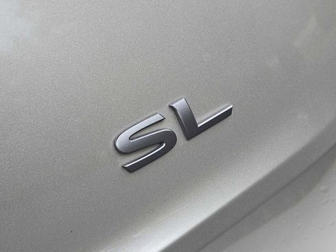 Used 2024 Nissan Rogue SL w/ SL Premium Package image 11