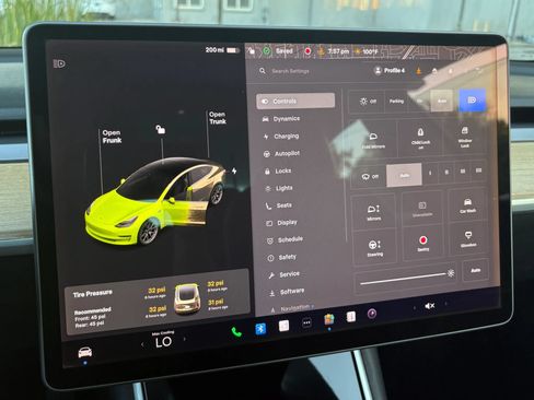 Used 2019 Tesla Model 3 Mid Range RWD image 16