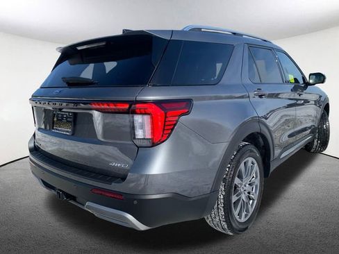 Used 2025 Ford Explorer Platinum image 14