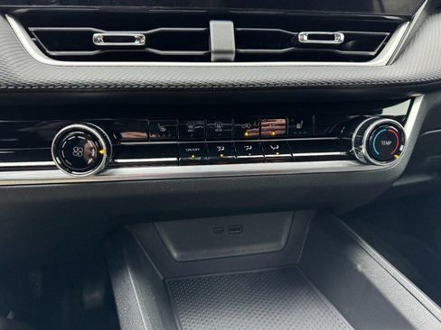 New 2026 Chevrolet Equinox LT image 38