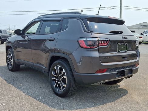 Used 2022 Jeep Compass Limited w/ Sun and Sound Group AWD/4WD image 5