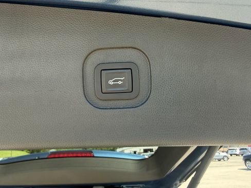 Used 2017 Chevrolet Equinox LT w/ Convenience Package FWD image 12