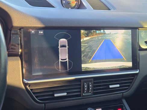 Used 2020 Porsche Cayenne image 25