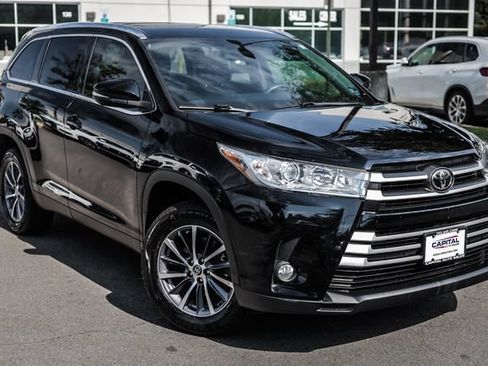 Used 2019 Toyota Highlander XLE AWD/4WD image 7