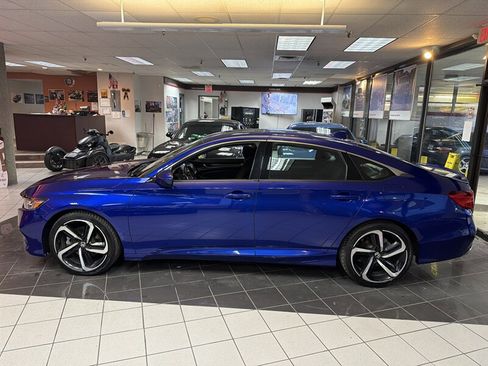 Used 2018 Honda Accord Sport image 2