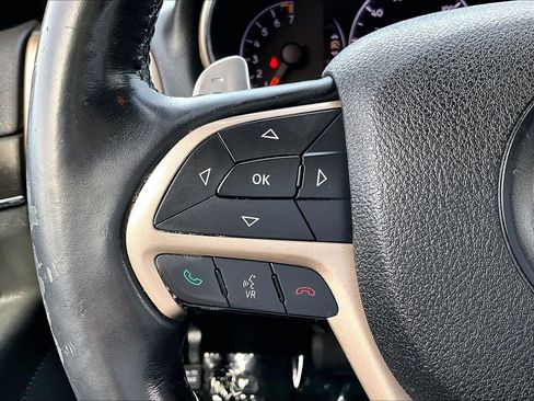 Used 2015 Jeep Grand Cherokee Limited w/ Luxury Group II image 17