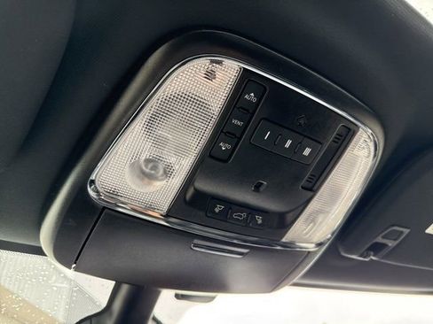 Used 2021 Jeep Grand Cherokee Limited w/ Trailer Tow Group IV image 31