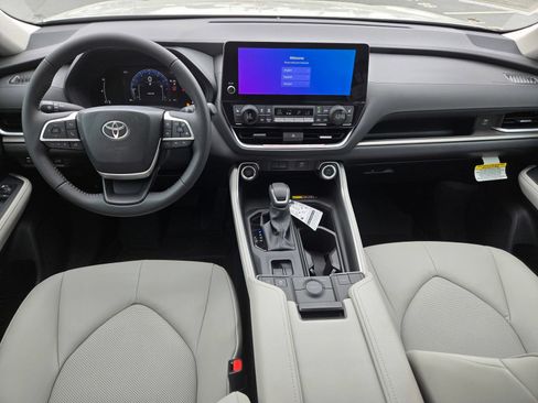 Certified 2026 Toyota Grand Highlander FWD image 14