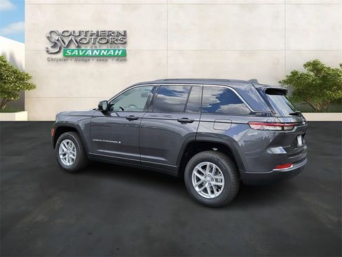 New 2025 Jeep Grand Cherokee Laredo X w/ Luxury Tech Group I RWD image 3