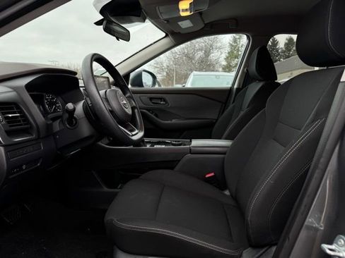 Used 2023 Nissan Rogue S image 14