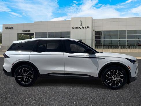 New 2026 Lincoln Nautilus Premier image 2