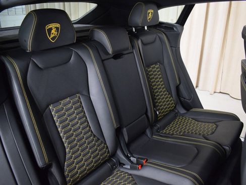 Used 2023 Lamborghini Urus S image 18