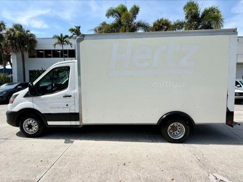 Used 2022 Ford Transit 350 DRW RWD image 3